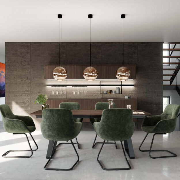 Moderner Nobilia Essbereich mit dunklem Holztisch, grünen Polsterstühlen und Designer-Pendelleuchten im Industrial-Stil